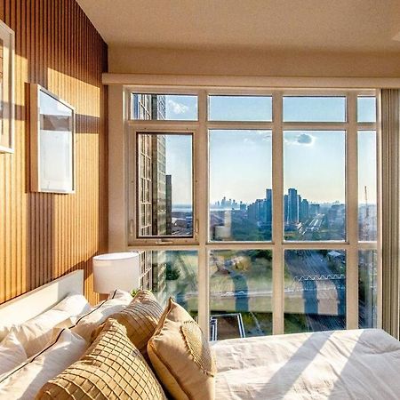 Sunset Bliss: Elegant 2Br Condo With Scenic Views! Toronto Luaran gambar